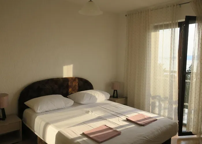 Mesic Apartment